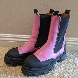 Ganni pink black two-tone color block chunky leather lug-sole mid Chelsea boots